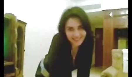 الاغ برهنه خود را در برابر درخت تکیه دهید ، عکس پورن اچ دی پوست چرب روی تنه