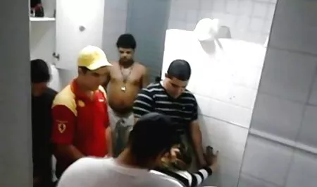 مرد سبیل لذت جالبی سکس اچ دی جدید را به جوجه خود بخشید