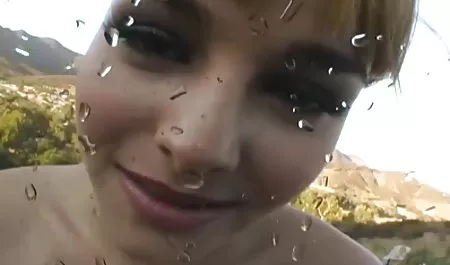 سبزه ناز سکس های فول اچ دی خودش را روی آن مرد روی نیمکت داد